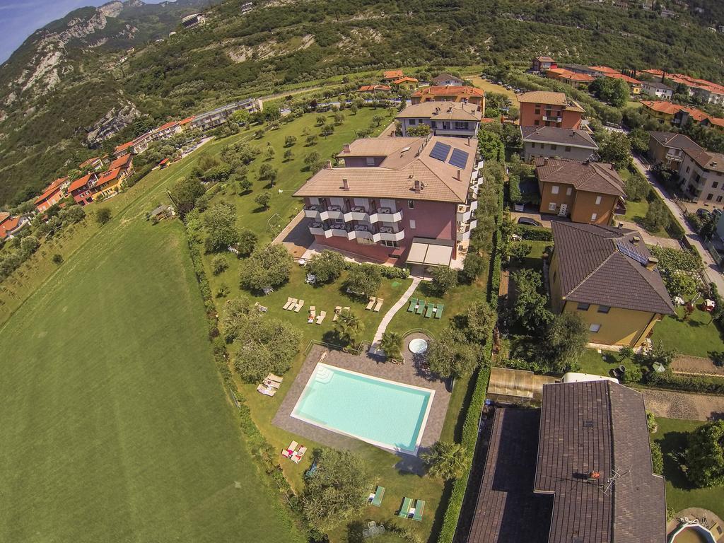 Park Hotel Eden Torbole Sul Garda Exterior photo
