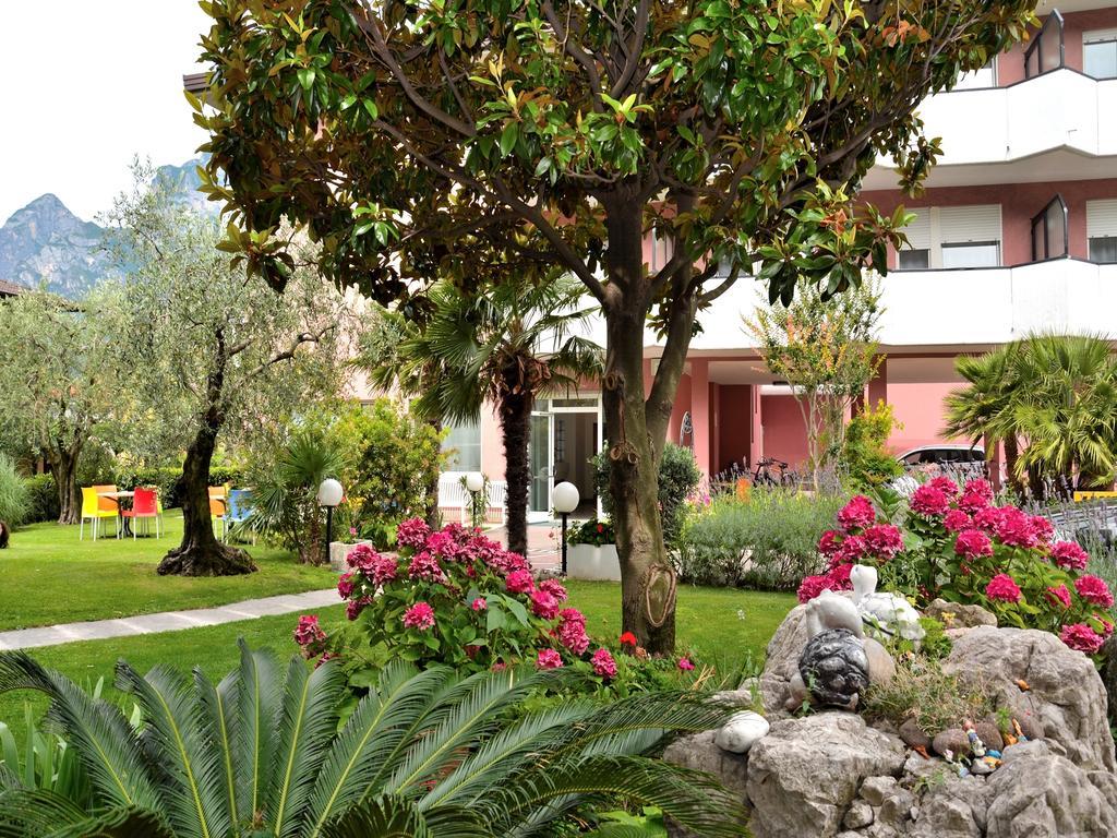 Park Hotel Eden Torbole Sul Garda Exterior photo