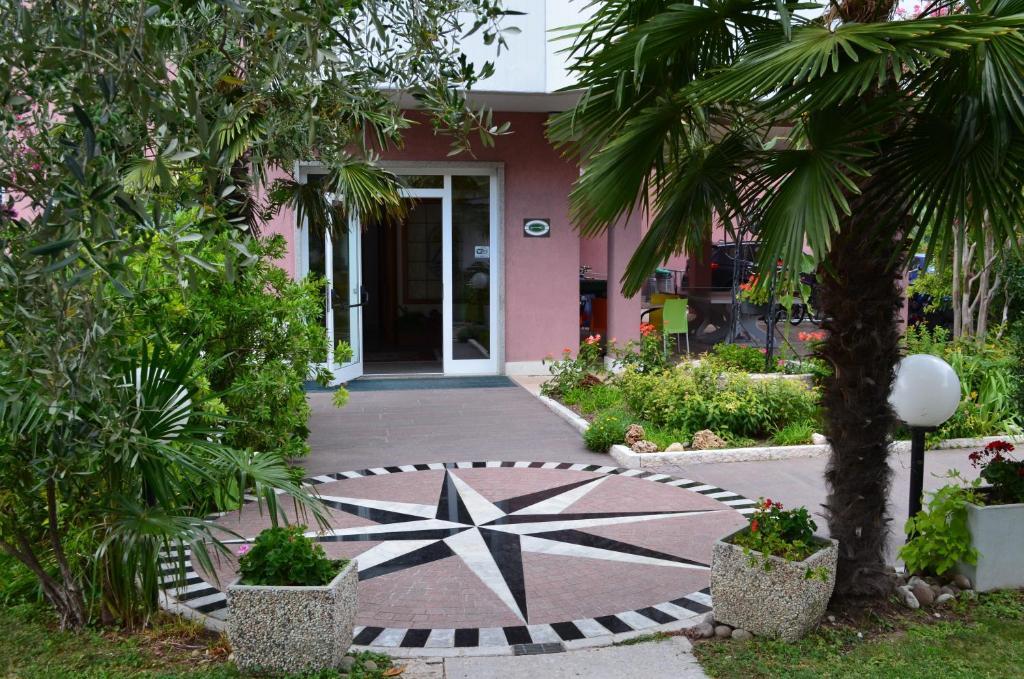 Park Hotel Eden Torbole Sul Garda Exterior photo